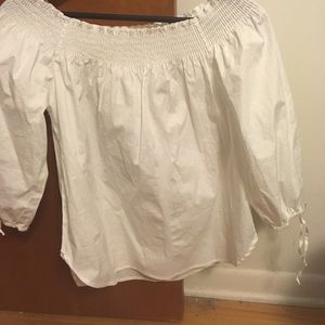 🌟SALE!🌟 Gorgeous feminine blouse